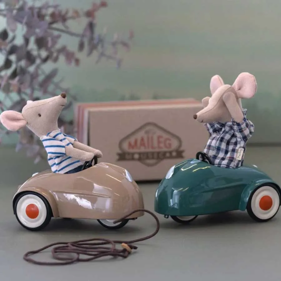 2023 Maileg Mouse Light Brown Car